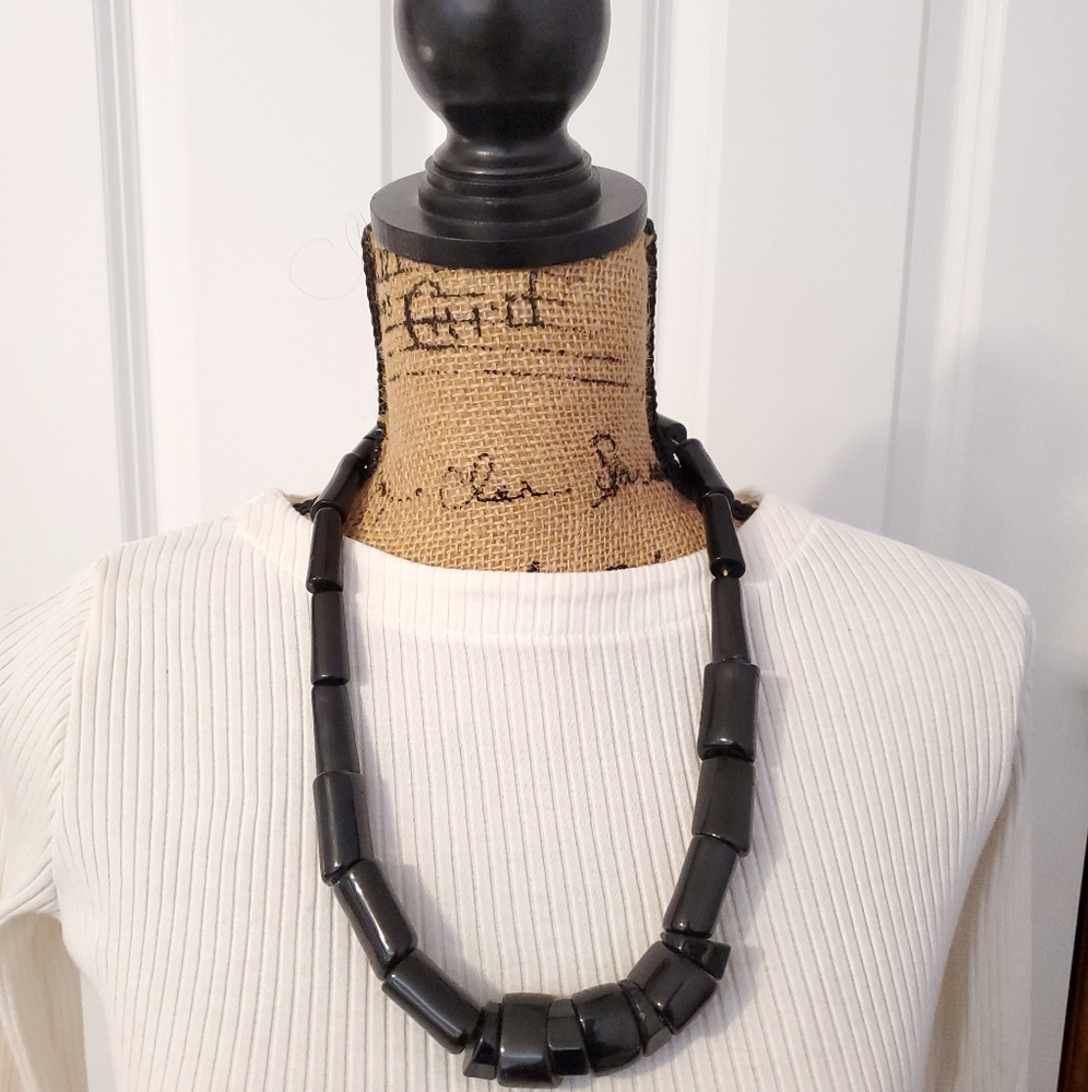 BEADED NECKLACE